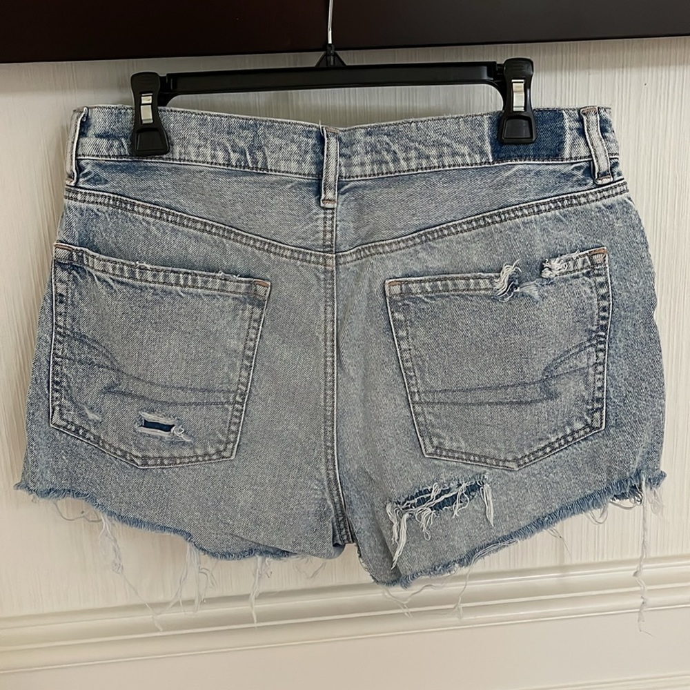 American Eagle Women's Light Blue Distressed 90s Boyfriend Denim Jean Shorts Siz - Picture 9 of 9